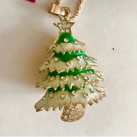 Fabulous Christmas tree necklace by Betsey Johnson - Picture 2 of 6